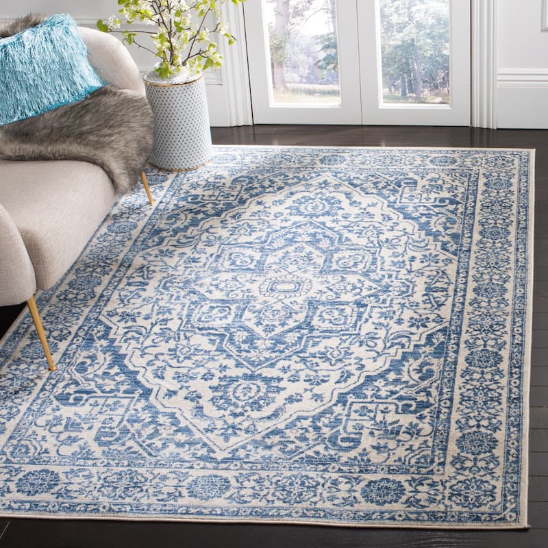 SAFAVIEH Brentwood Þordis Oriental Medallion Rug - 4' x 6' - Navy/Light Grey