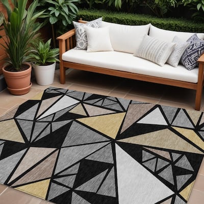 HomeRoots Geometric Transitional Rectangle Outdoor Rug