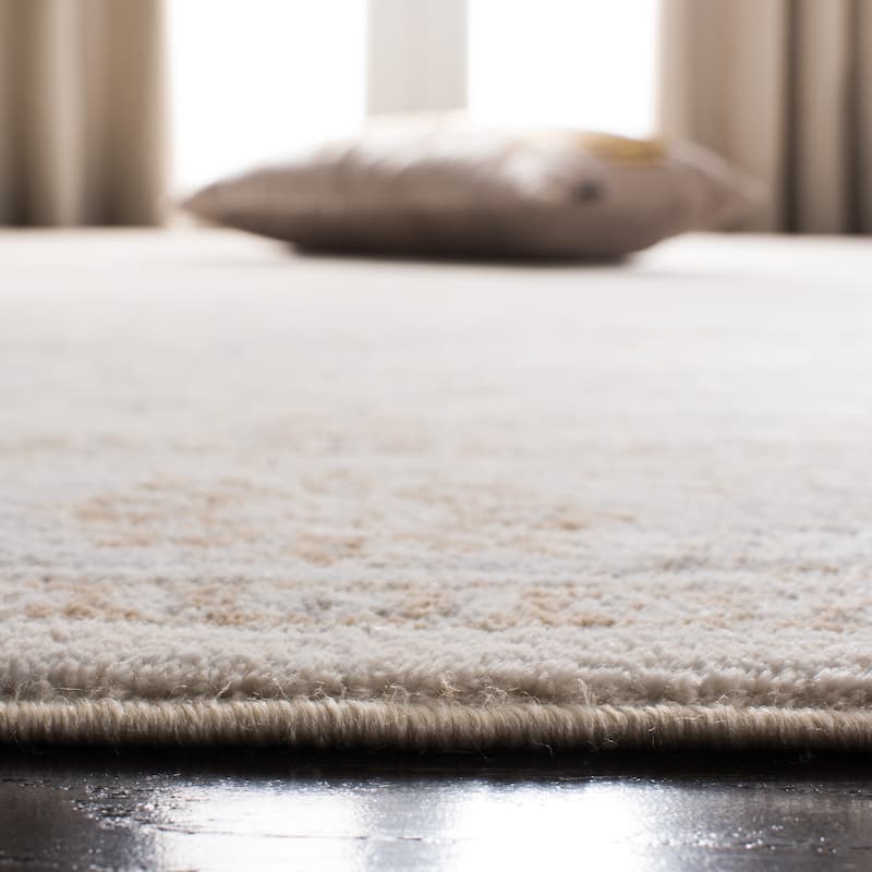SAFAVIEH Isabella Pietra Traditional Oriental Rug