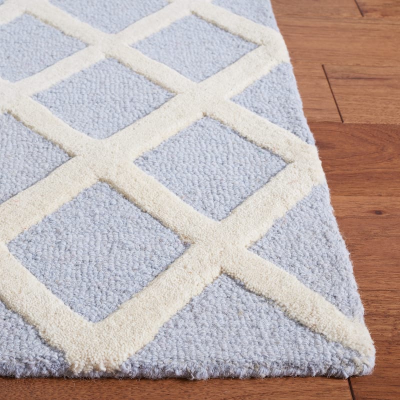 SAFAVIEH, Handmade Cambridge Siire Moroccan Trellis Wool Rug