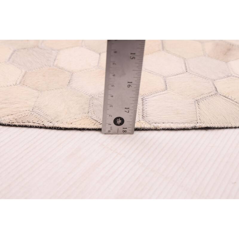 ECARPETGALLERY Handmade Cowhide Patchwork Ivory Leather Rug - 7' x 7'