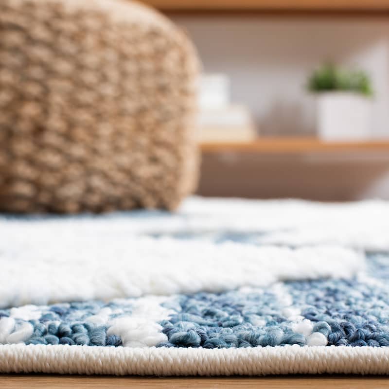 SAFAVIEH Moroccan Tassel Shag Nanke 2-inch Thick Rug