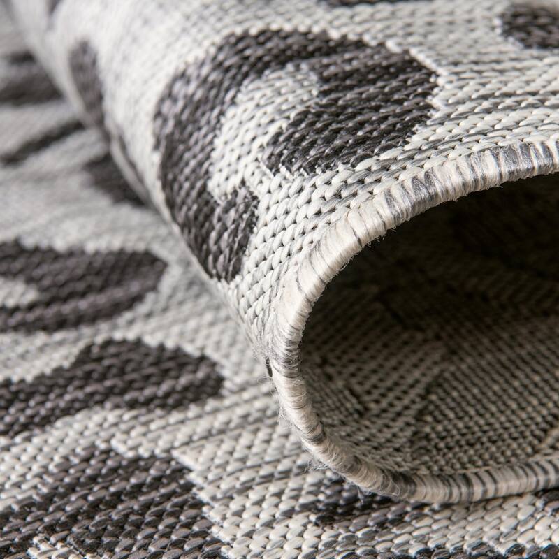 Outdoor Gallery Collection Area Rug