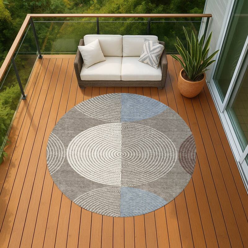Machine Washable Indoor/ Outdoor Casual Circles Chantille Rug - Taupe - 8' x 8'