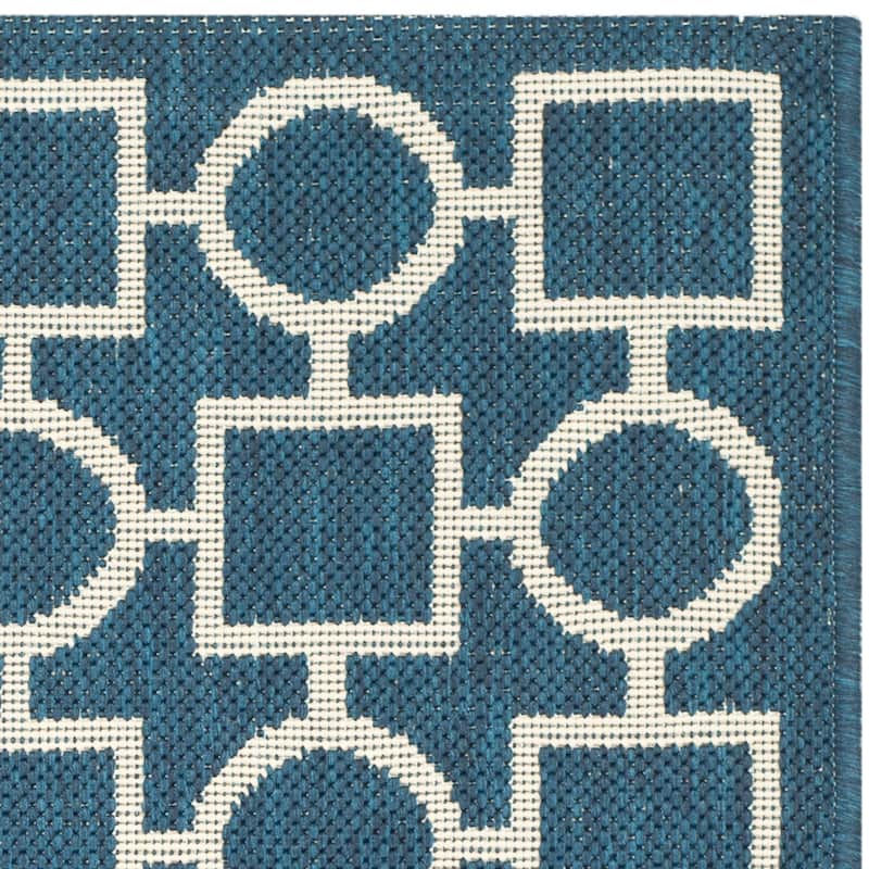 SAFAVIEH Courtyard Sharlene Indoor/ Outdoor Waterproof Patio Backyard Rug