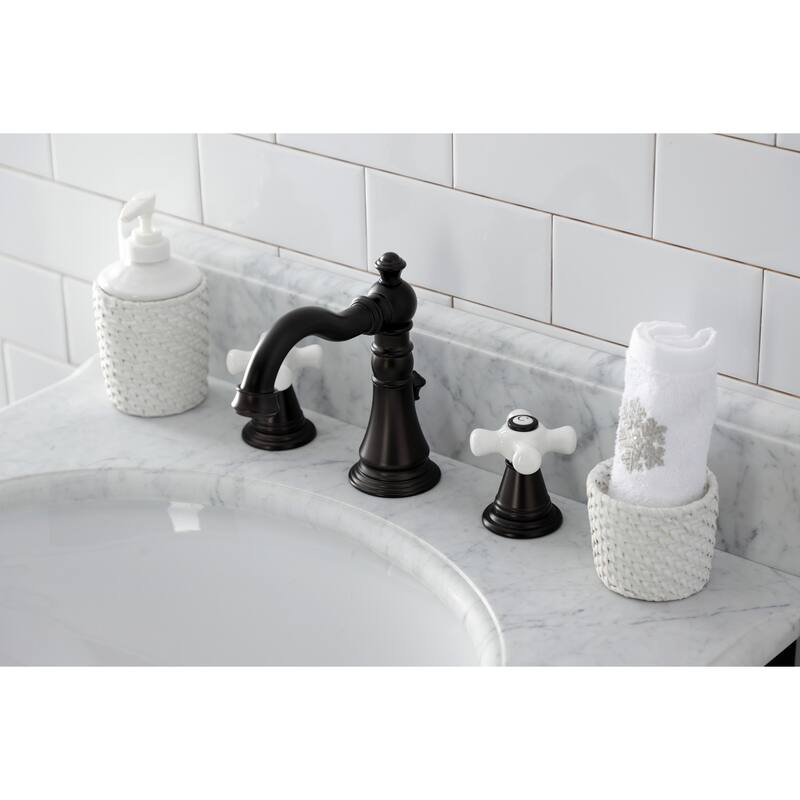 American Classic 8 in. Widespread Bathroom Faucet - Oil Rubbed Bronze