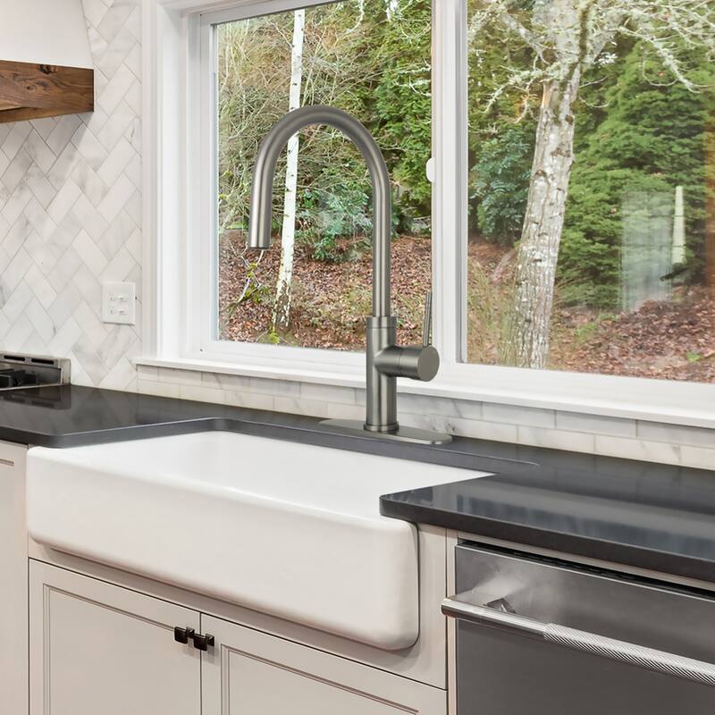 One-Handle Pull-Down Kitchen Faucet with Deck Plate