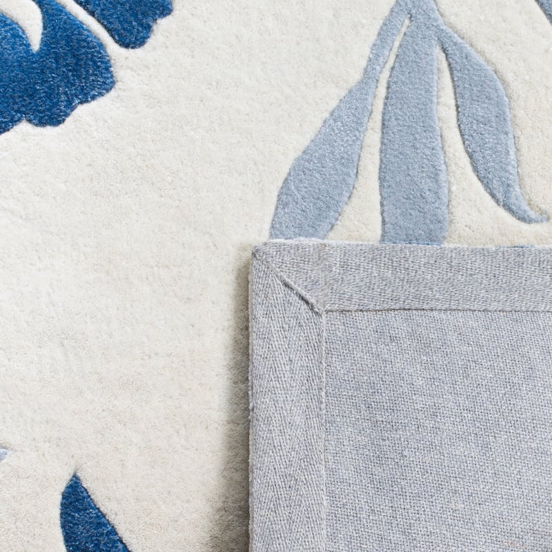 SAFAVIEH Handmade Capri Hillevi Modern Wool Rug