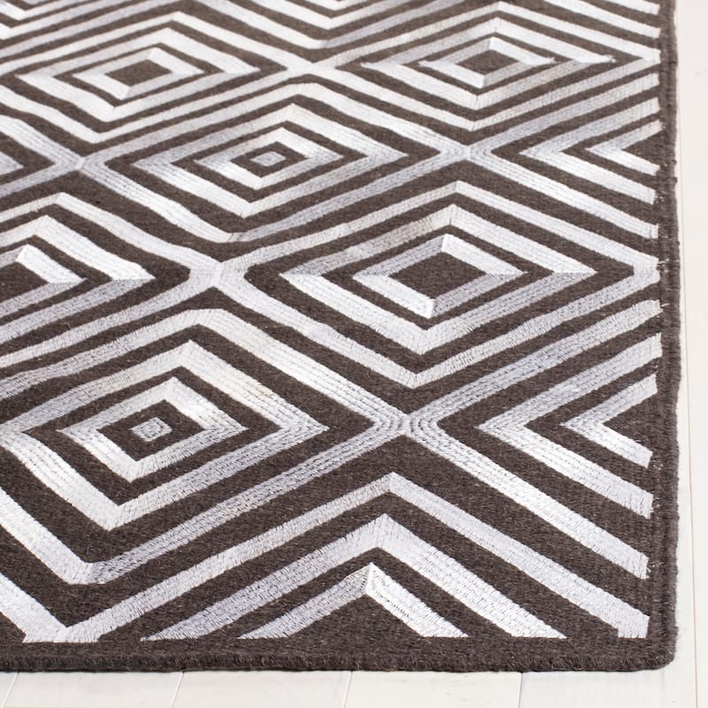 SAFAVIEH Handmade Flatweave Kilim Sevala Wool Rug