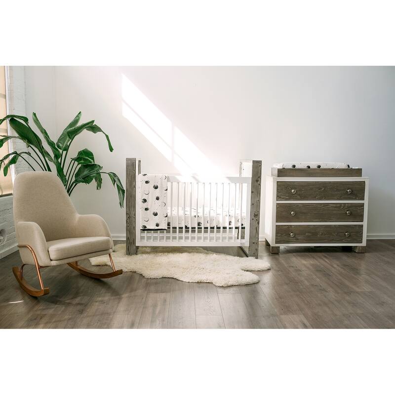 Milk Street True Traditional Crib