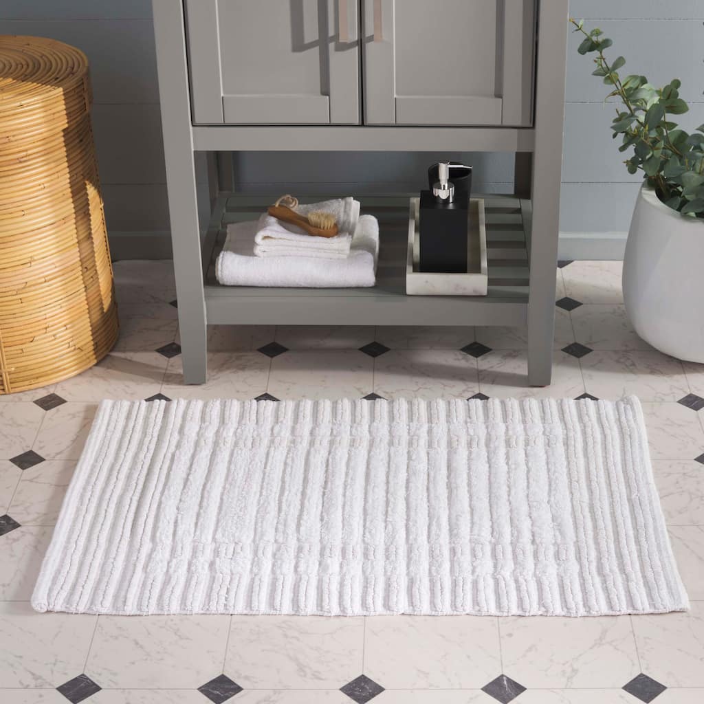 SAFAVIEH Home Greyson Striped White 32"L x 20"W Bathmat