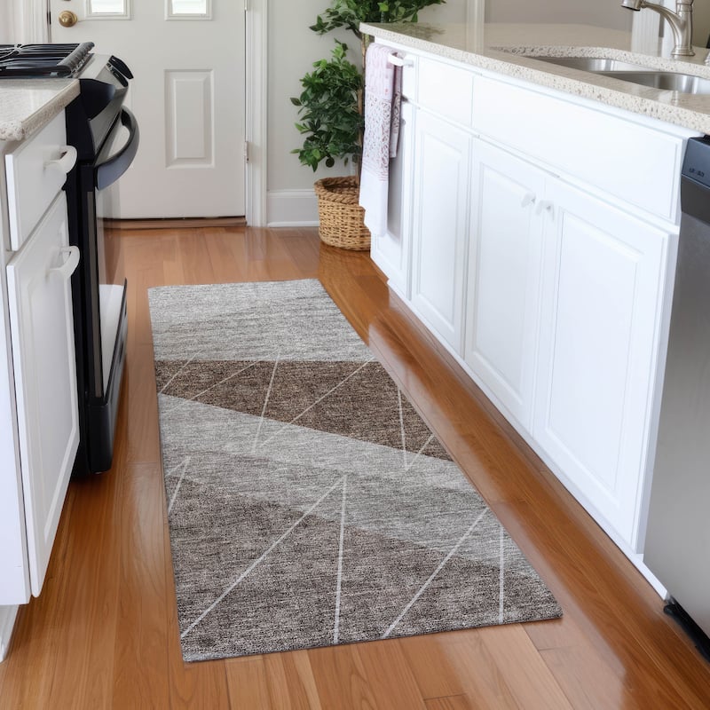 Machine Washable Indoor/ Outdoor Chantille Modern Prism Rug - Gray - 2'3" x 7'6"