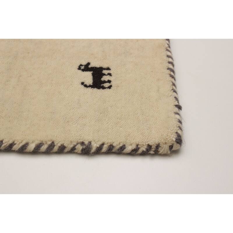 Kashkuli Gabbeh Cream Rug 1'11" x 5'10" - 1'11 x 5'10