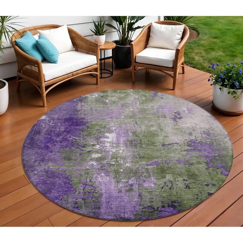 HomeRoots Abstract Transitional Rectangle Outdoor Rug - 8' Round