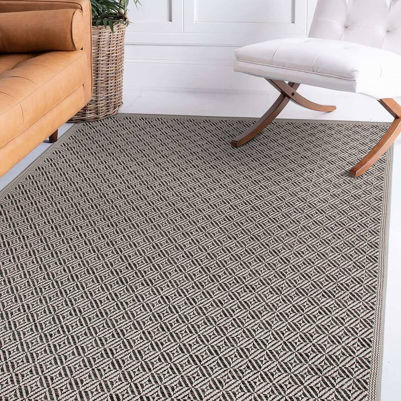 Geometric Border Indoor/Outdoor Area Rug