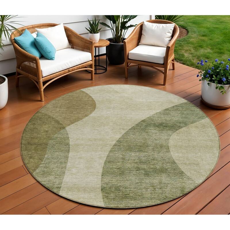 HomeRoots Abstract Transitional Rectangle Outdoor Rug - 8' Round