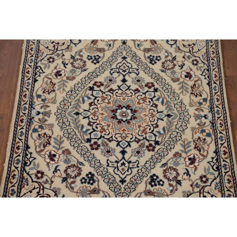 Traditional Floral Nain Foyer Rug Hand-Knotted Wool Carpet - 2'11" x 4'4"