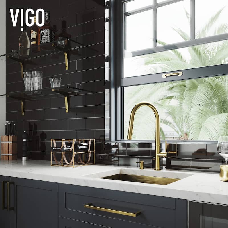 VIGO Greenwich 18" H Single Handle Pull-Down Sprayer Kitchen Faucet