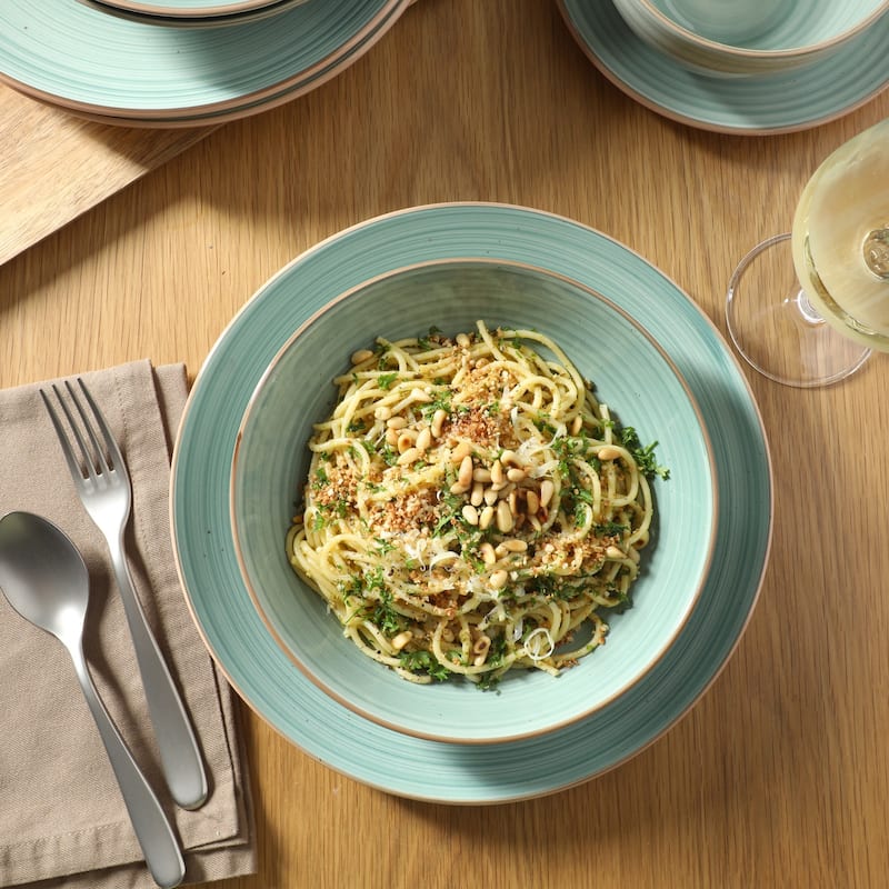 Gibson Home Stonebury 16 Piece Plates and Bowls - Handpainted Stoneware Dinnerware Set - Service for 4