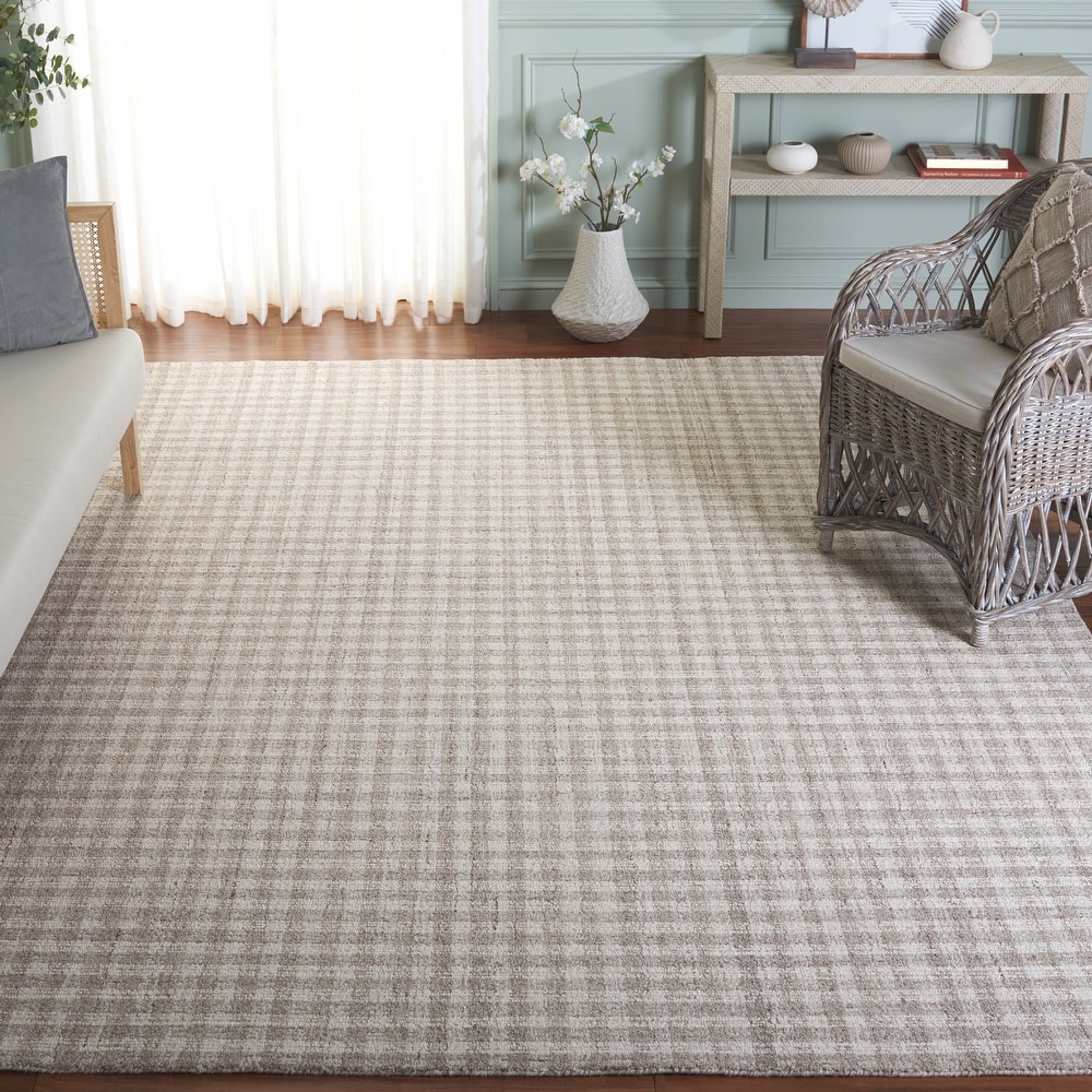 SAFAVIEH Handmade Ebony Katarin Gingham Wool Rug