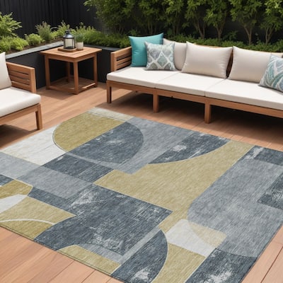 HomeRoots Geometric Modern Rectangle Outdoor Rug