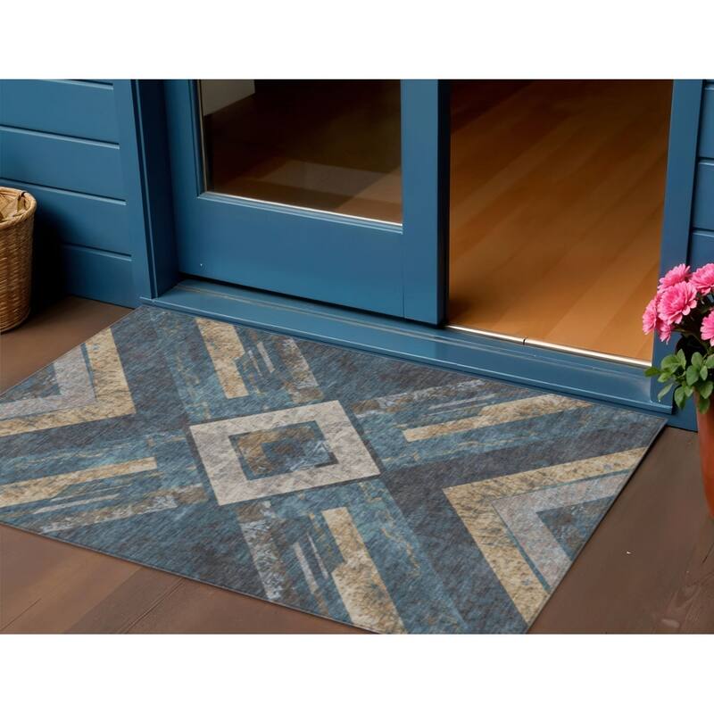 HomeRoots Geometric Transitional Rectangle Outdoor Rug - 3' x 5'