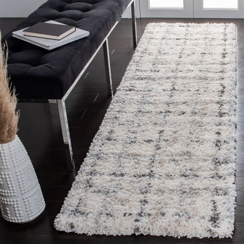 SAFAVIEH Fontana Shag Ashton Modern Check 2-inch Thick Rug - 2'3" x 6' Runner - Grey/Ivory