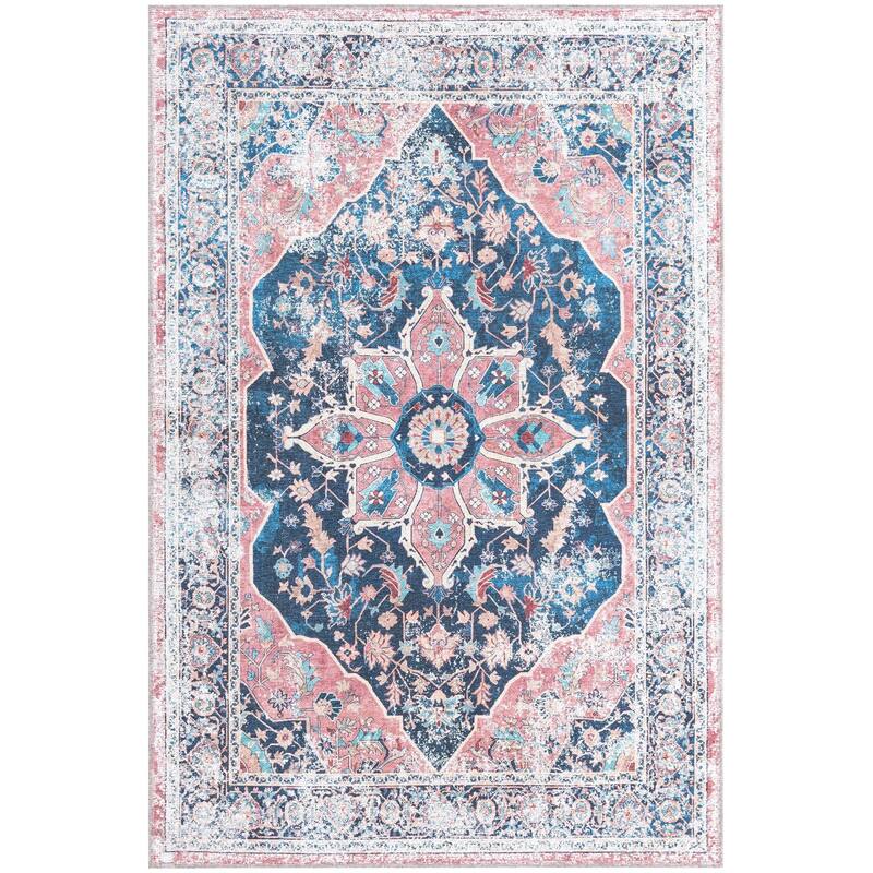 Traditional Tira Collection Area Rug