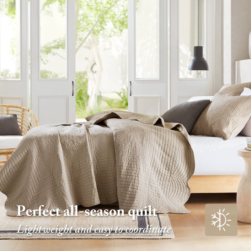 Madison Park Marino 3 Piece Reversible Scalloped Edge Quilt Set
