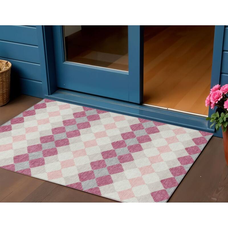 HomeRoots Geometric Transitional Rectangle Outdoor Rug - 3' x 5'