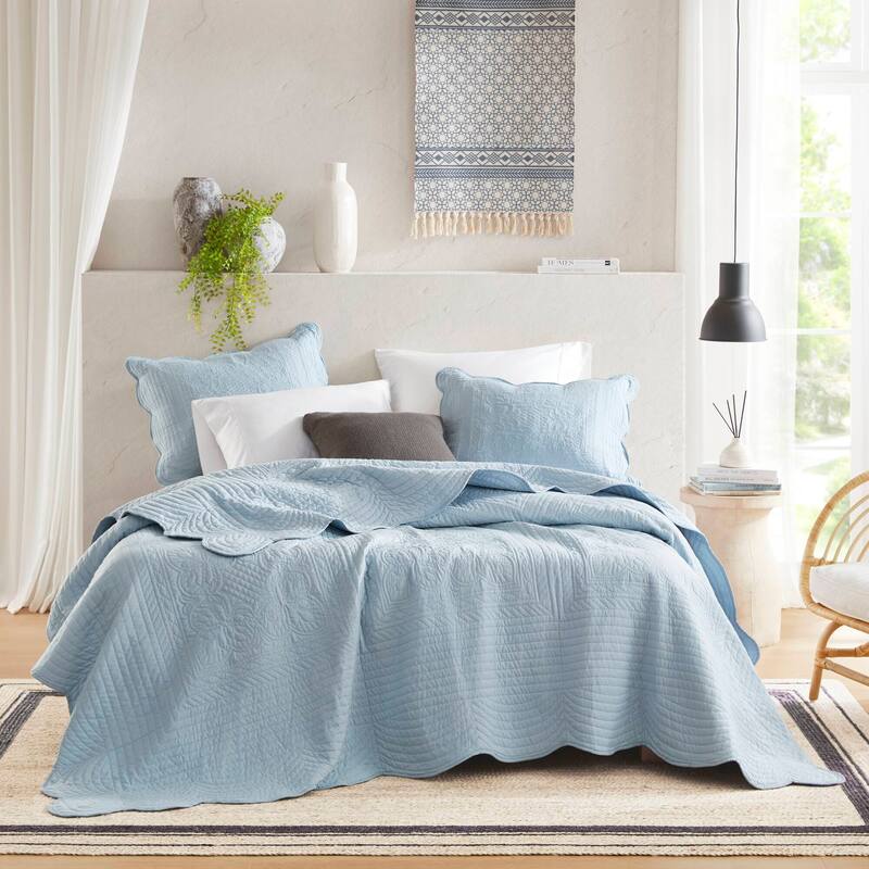Madison Park Marino 3 Piece Reversible Scalloped Edge Quilt Set - Blue - Queen
