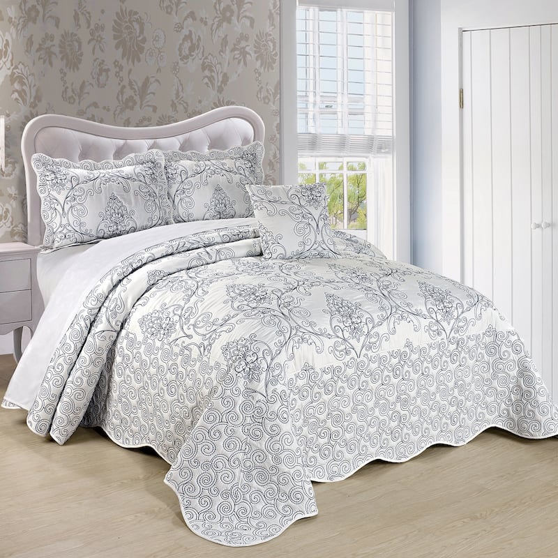 Serenta Damask Oversized 4-piece Bedspread Set