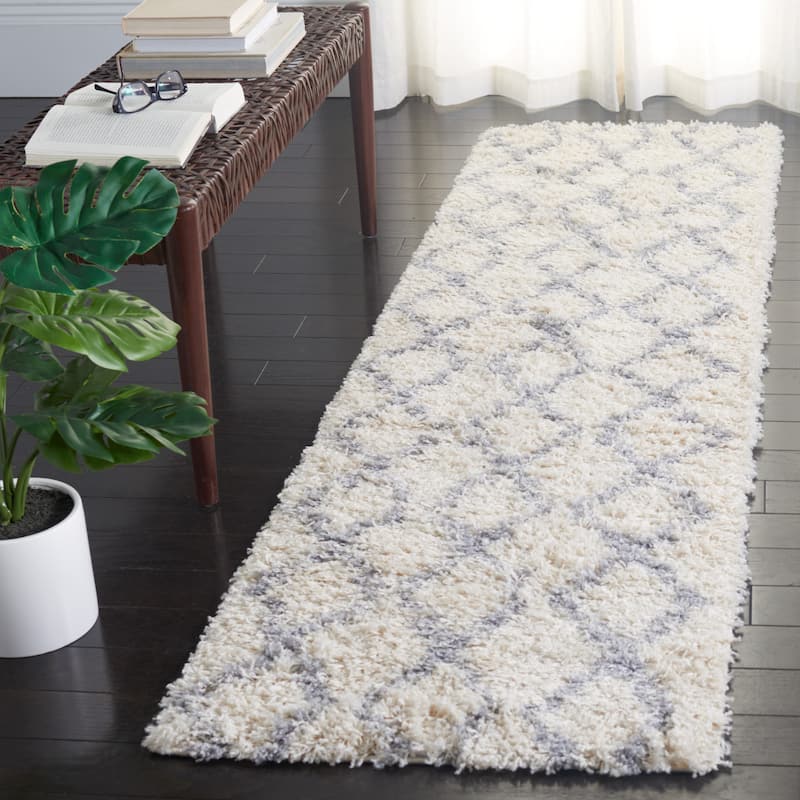 SAFAVIEH Venus Shag Adelia Moroccan 1.75-inch Thick Rug - 2'2" x 8' Runner - Ivory/Grey