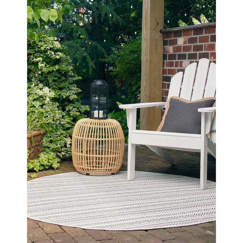 Outdoor Laaset Collection Area Rug