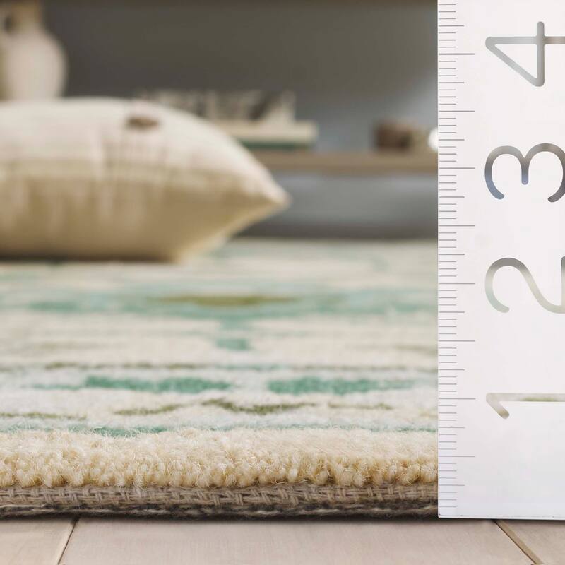 SAFAVIEH Handmade Earthly Treasure Kara Traditional Oriental Wool Rug