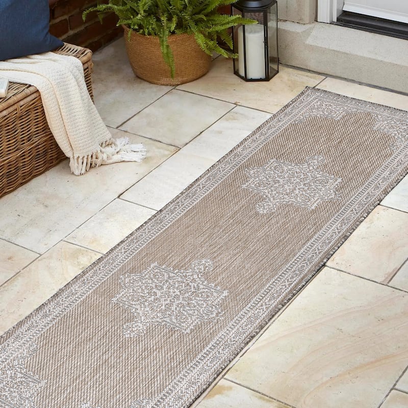 JONATHAN Y Casual Medallion Indoor/Outdoor Area Rug