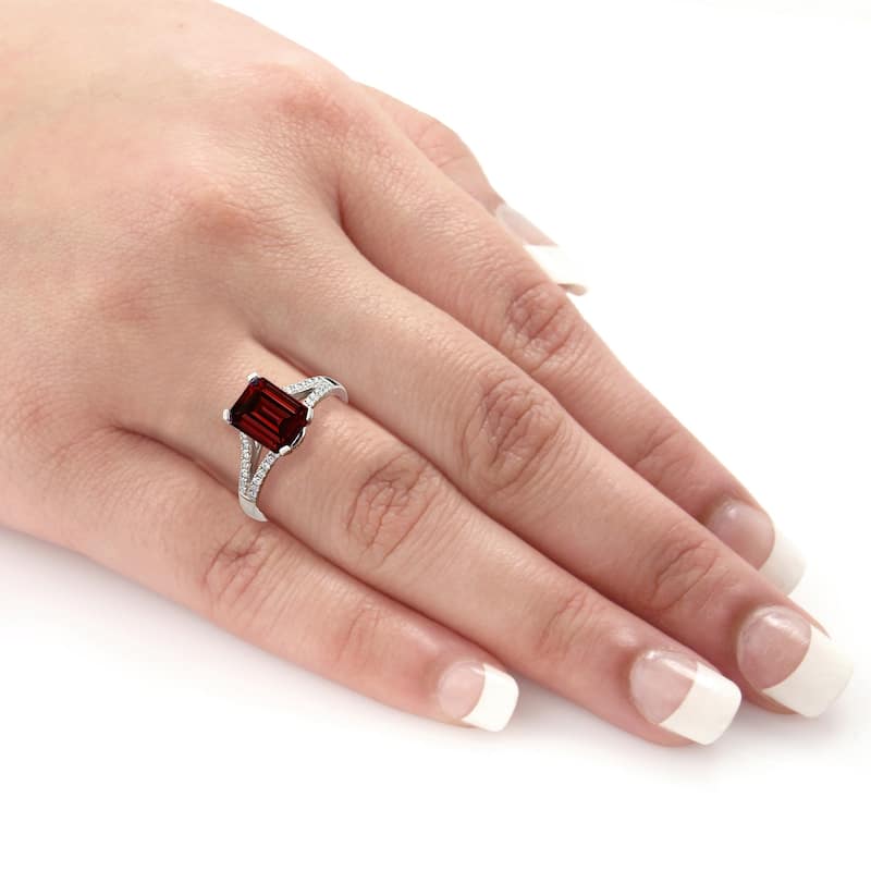 Auriya 2 1/8ct Fancy Emerald-cut Garnet Gemstone and Diamond Engagement Ring 1/4ctw 14k Gold