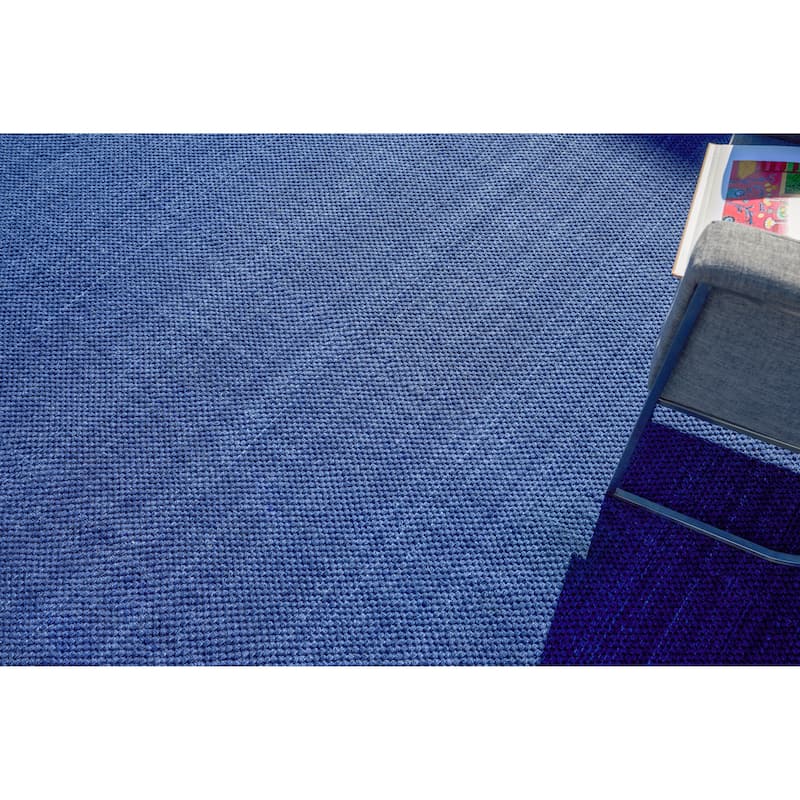 EXQUISITE RUGS Bali Indoor/Outdoor Flatweave PET yarn Blue Area Rug.