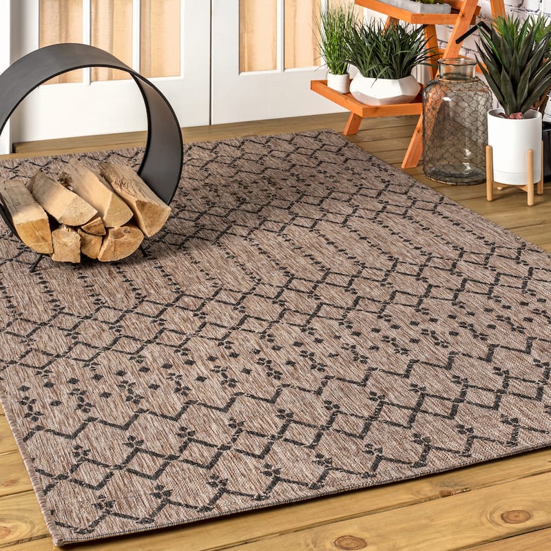 JONATHAN Y Trebol Moroccan Geometric Textured Weave Indoor/Outdoor Area Rug - 4 X 6 - Natural/Black