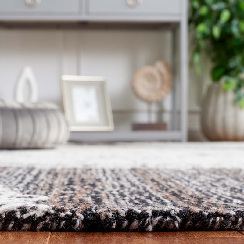 SAFAVIEH Handmade Ebony Satoko Medallion Wool Rug