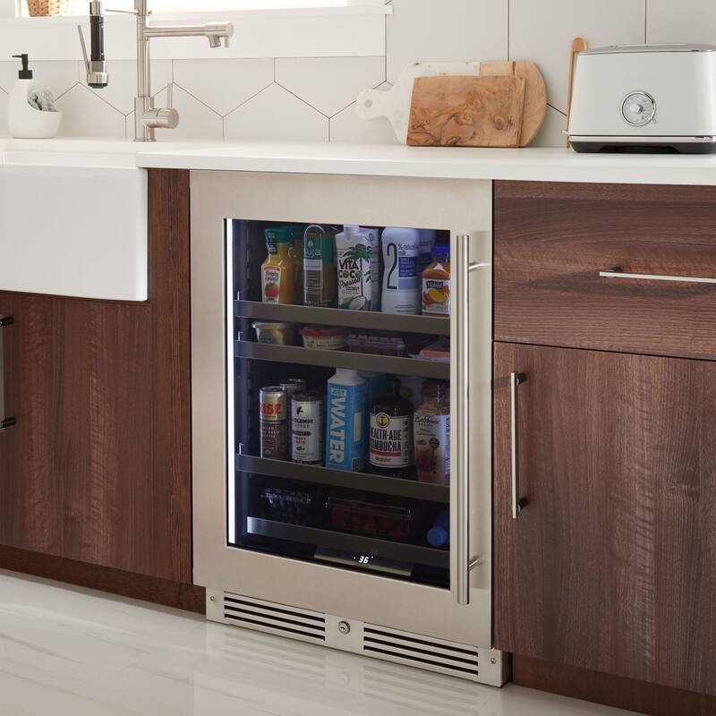 Landmark L3124UI1BGLH 24" Wide 154 Can Capacity Beverage Cooler with