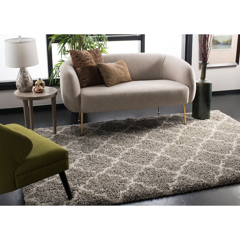 SAFAVIEH Hudson Shag Jeryl Glam Trellis 2-inch Area Rug - 3' Round - Grey/Ivory