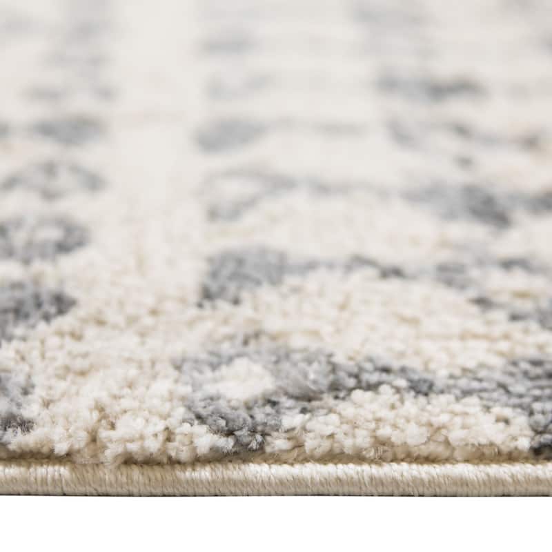 Qavun Geometric Stain Resistant Soft Area Rug By HomeRoots - 10' Runner