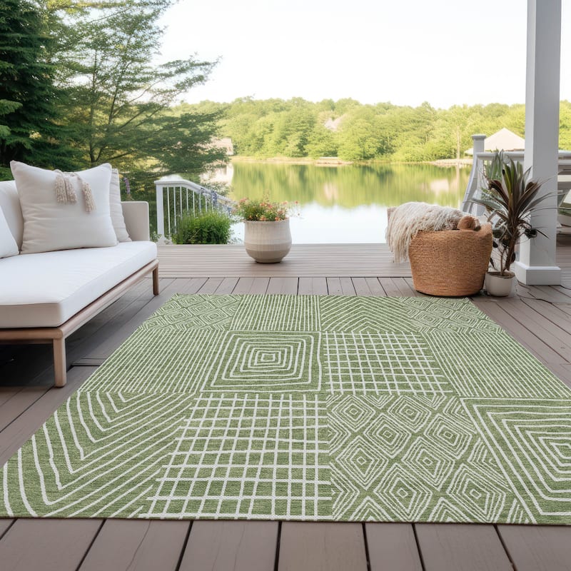 Machine Washable Indoor/ Outdoor Geo Patchwork Chantille Rug