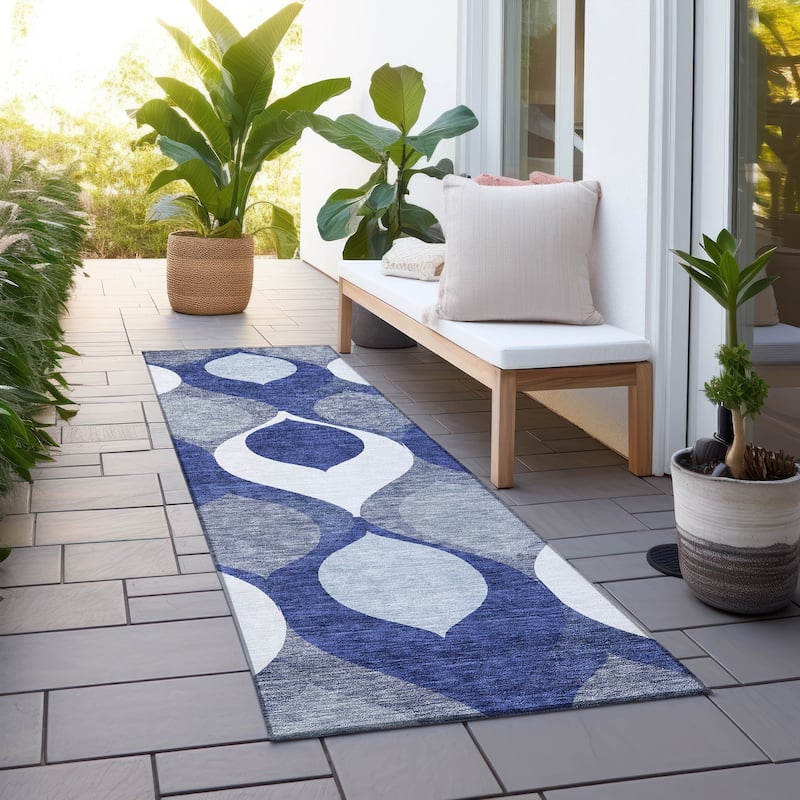 Machine Washable Indoor/ Outdoor Chantille Geo Contemporary Rug - Navy - 2'3" x 7'6"