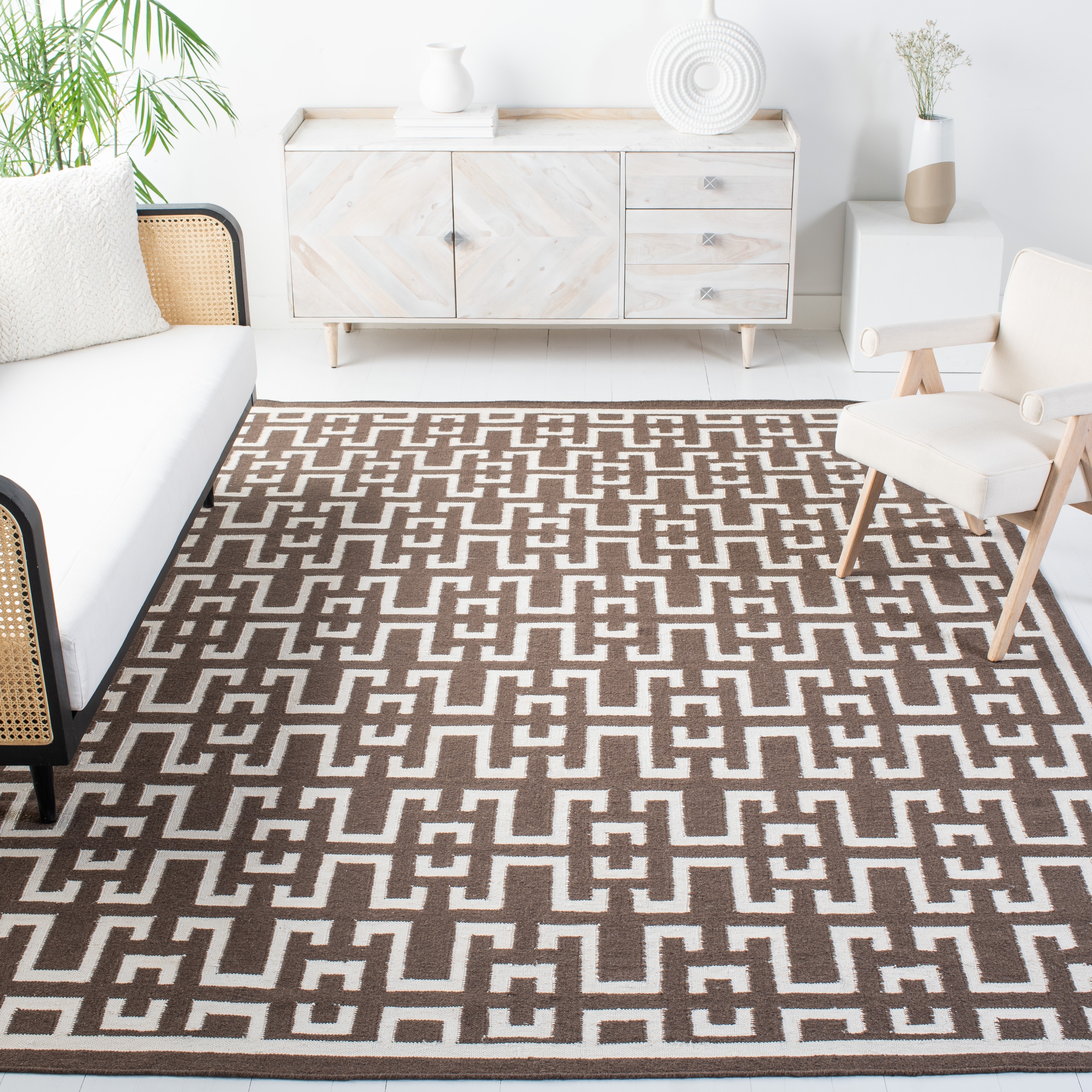 SAFAVIEH Handmade Flatweave Dhurries Ranjeeta Modern Moroccan Wool Rug