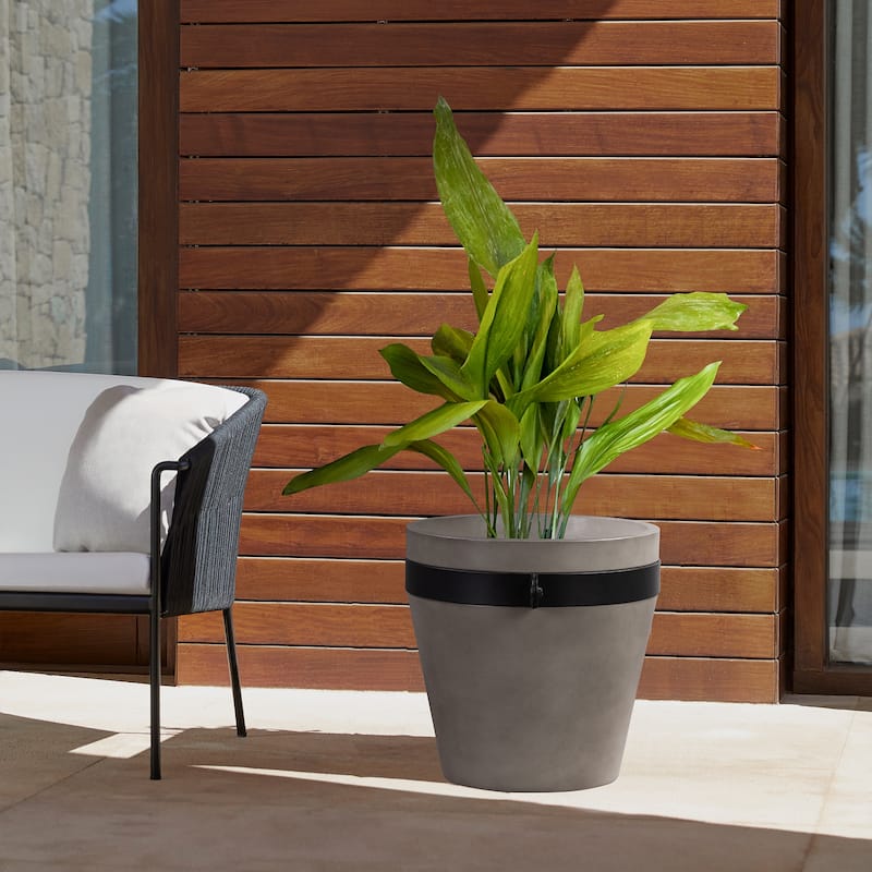 Obsidian Modern Indoor Outdoor Lightweight Concrete Planter - Medium - Medium