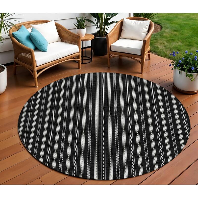 HomeRoots Striped Transitional Rectangle Outdoor Rug - 8' Round