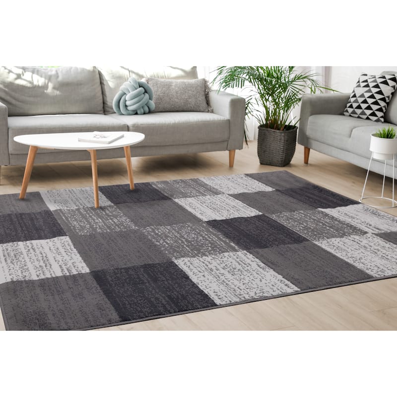 Florence Collection - Grey/Cream Distressed Blocks Rug - 4'7" x 6'7"