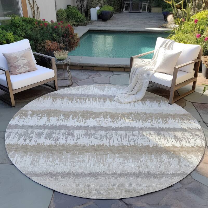 Machine Washable Indoor/ Outdoor Abstract Ombre Chantille Rug - Ivory - 8' x 8'